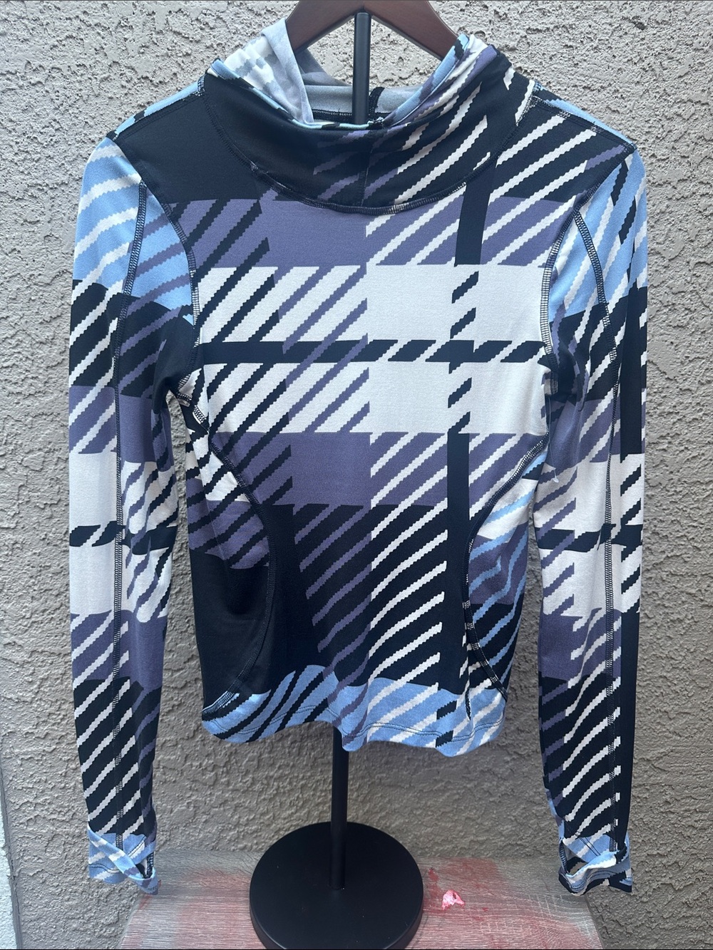 FREE PEOPLE Women’s Plaid Long-Sleeve Hooded Top in Black, Gray & Blue